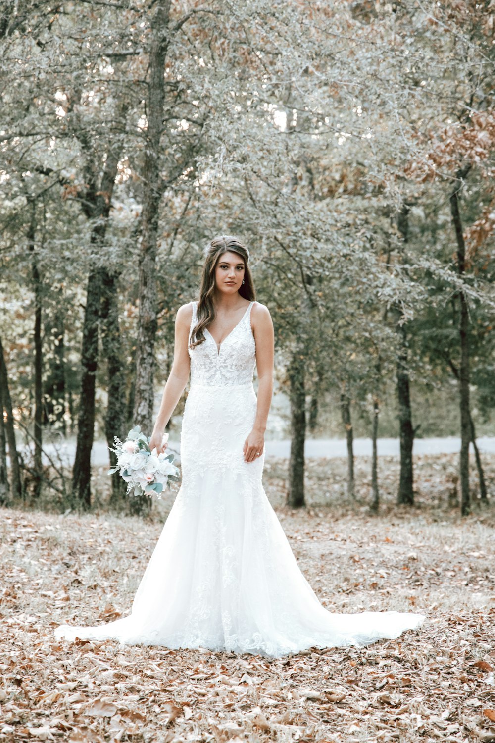 una persona con un vestido de novia