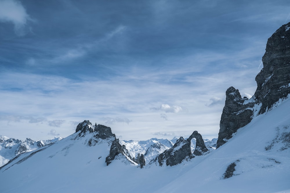 a snowy mountain range