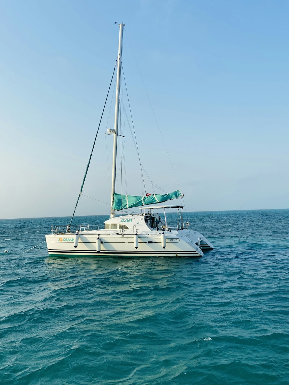 Un barco en el agua