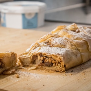 Apple, chocolate and nut strudel