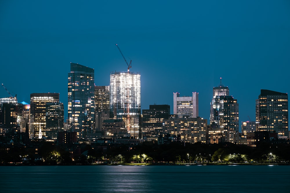 a city skyline at night