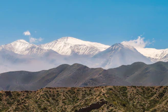 a snowy mountain range