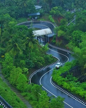 Tempo Traveller Service in chandigarh, luxury tempo traveller in chandigarh, traveller booking in ch