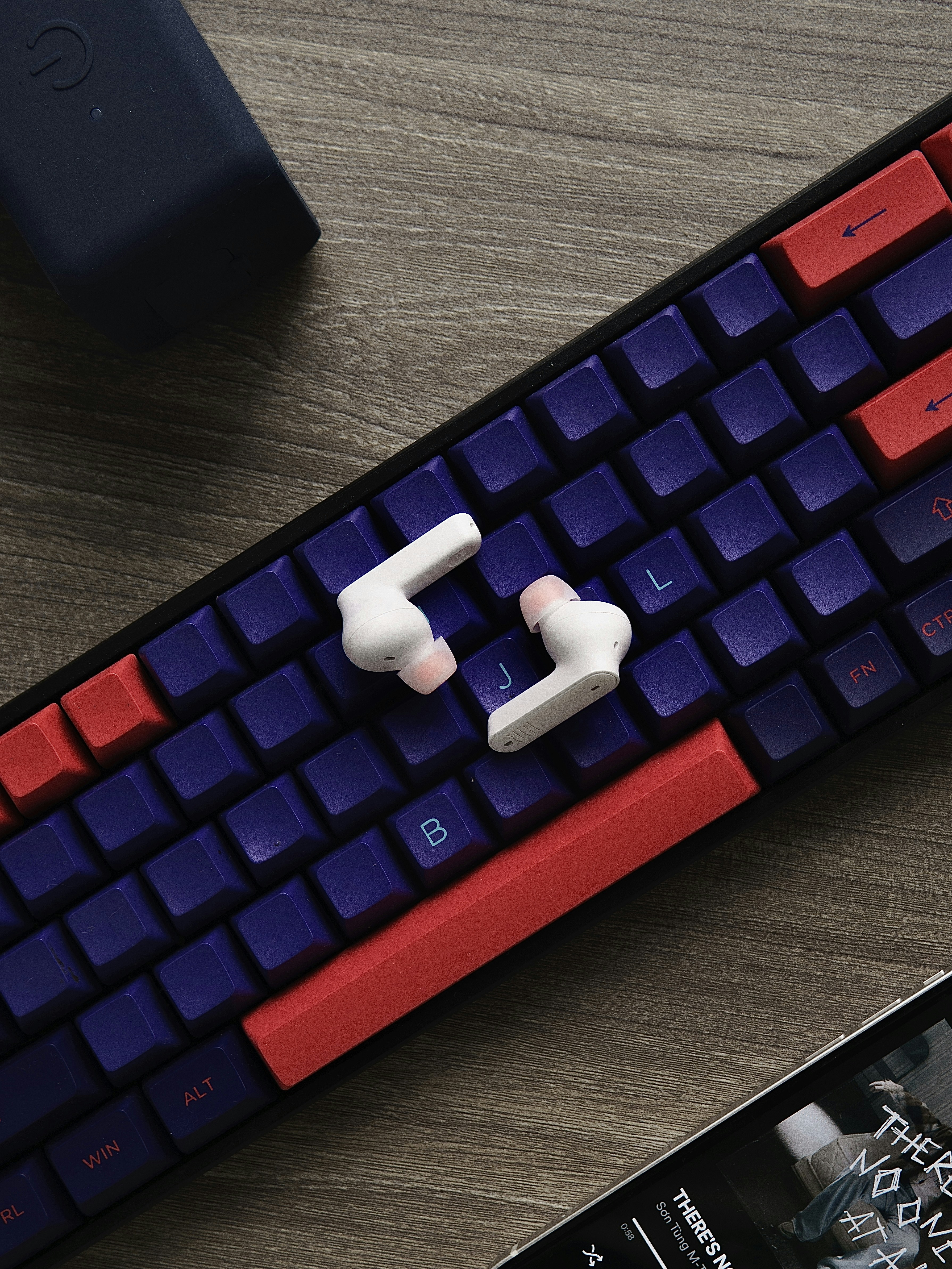 a close up of a keyboard