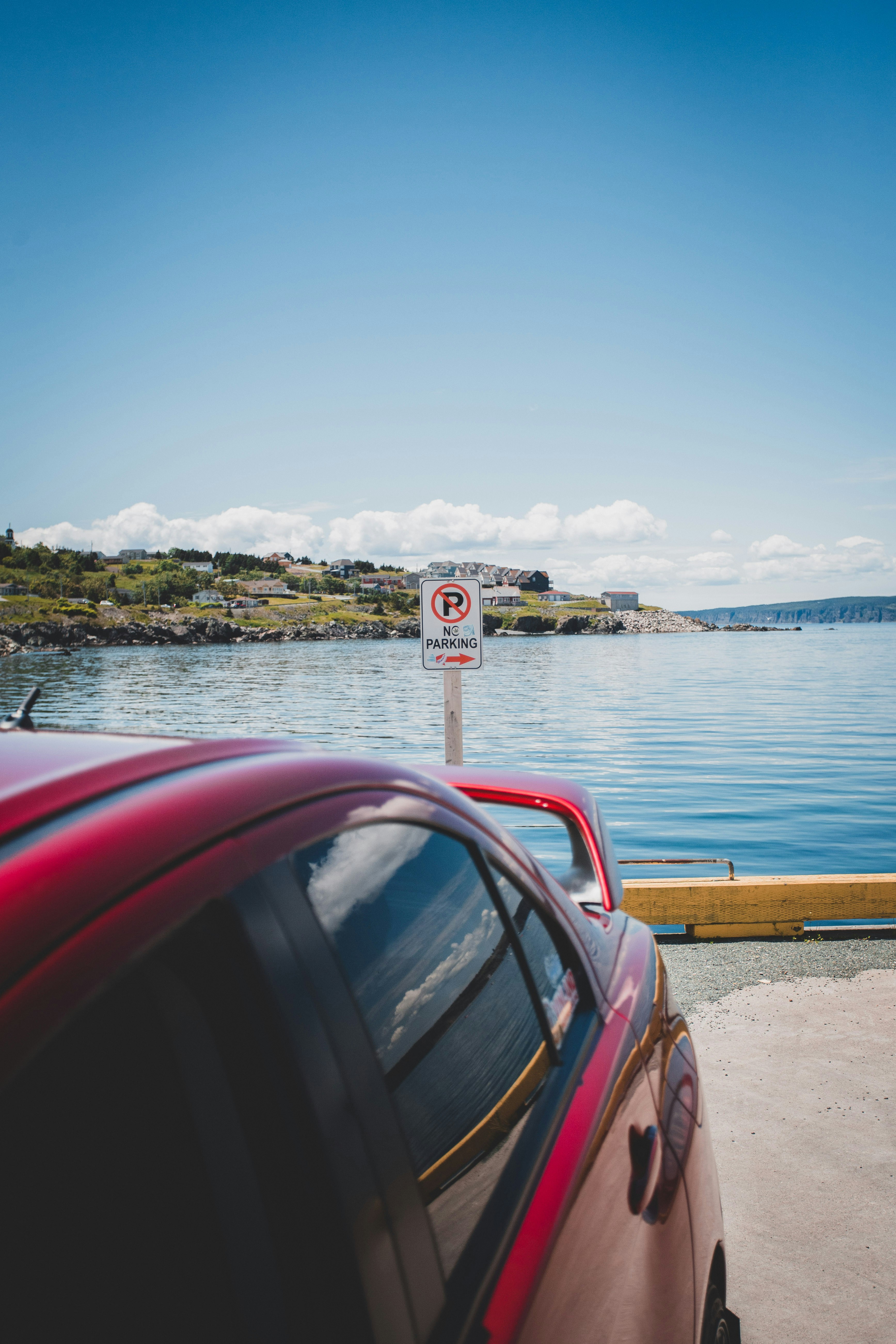A car parked on a beach photo – Free Blue Image on Unsplash