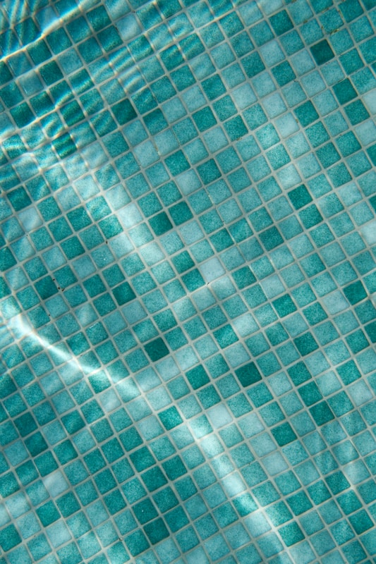 Carrelage extérieur près d'une piscine