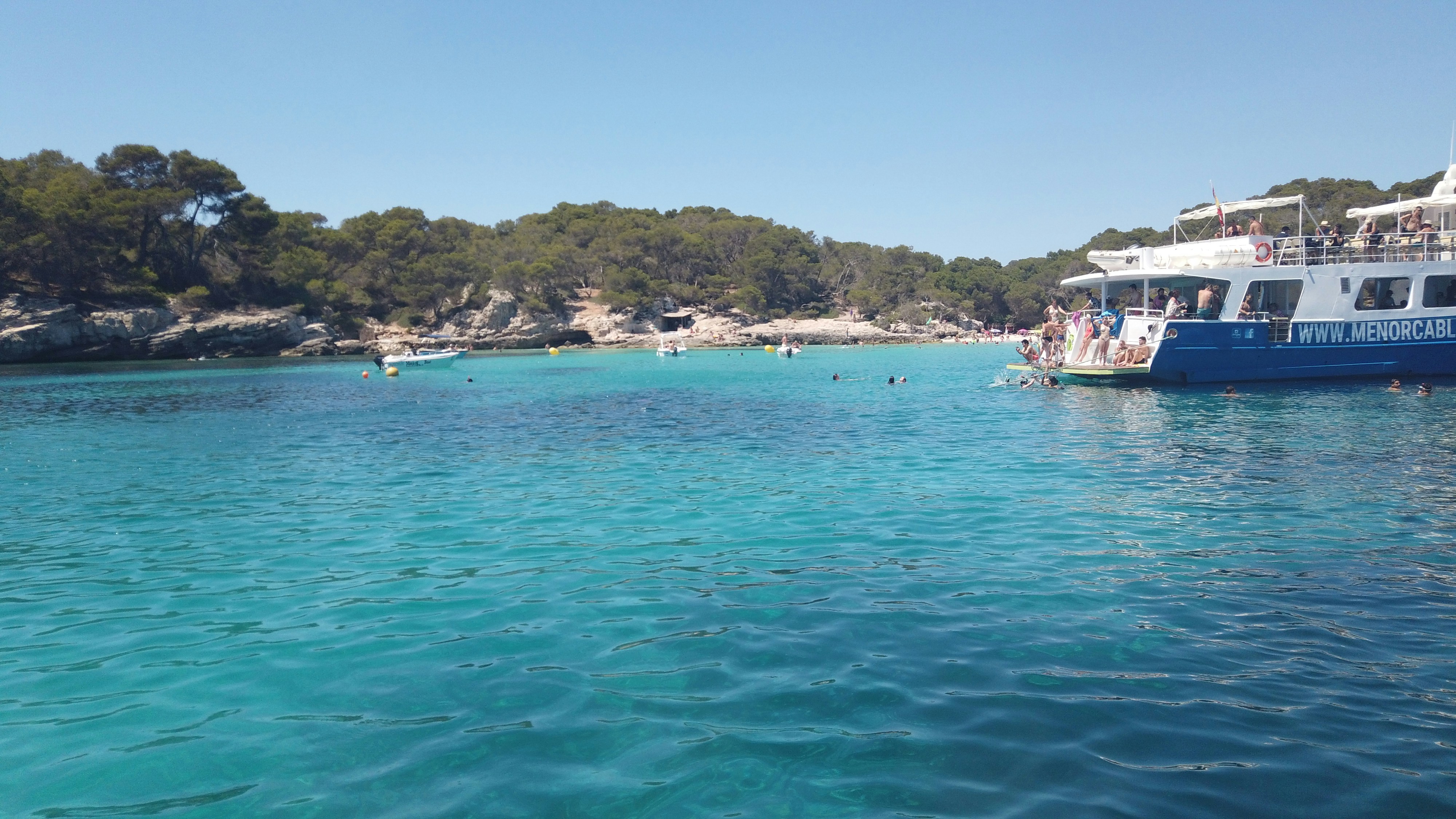 Photo by davidespinarincon