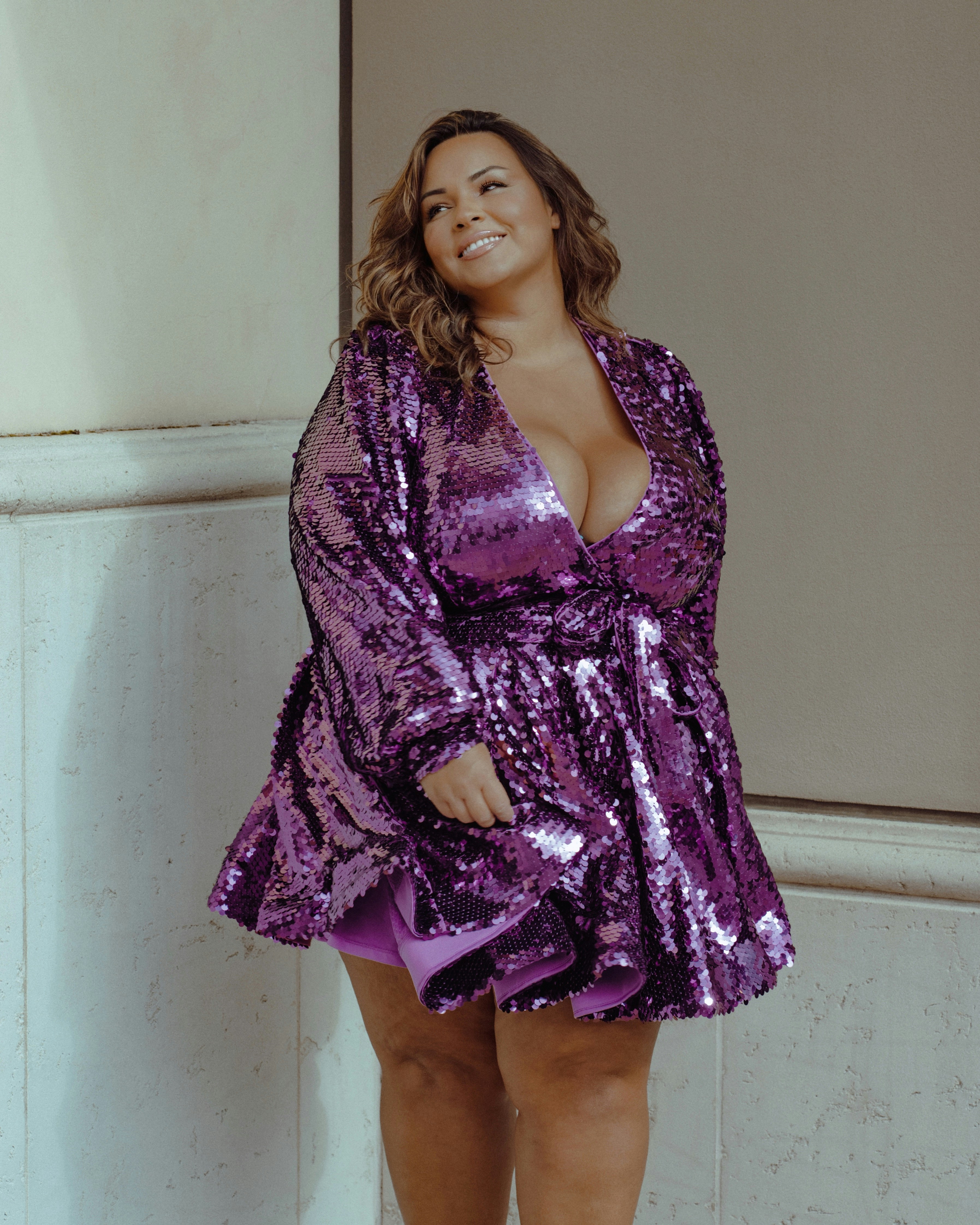curvy woman fashion, wallpaper, Outfit Guides for Curvy Women: Confidence & Comfort 5
