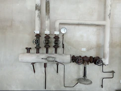 a machine with pipes