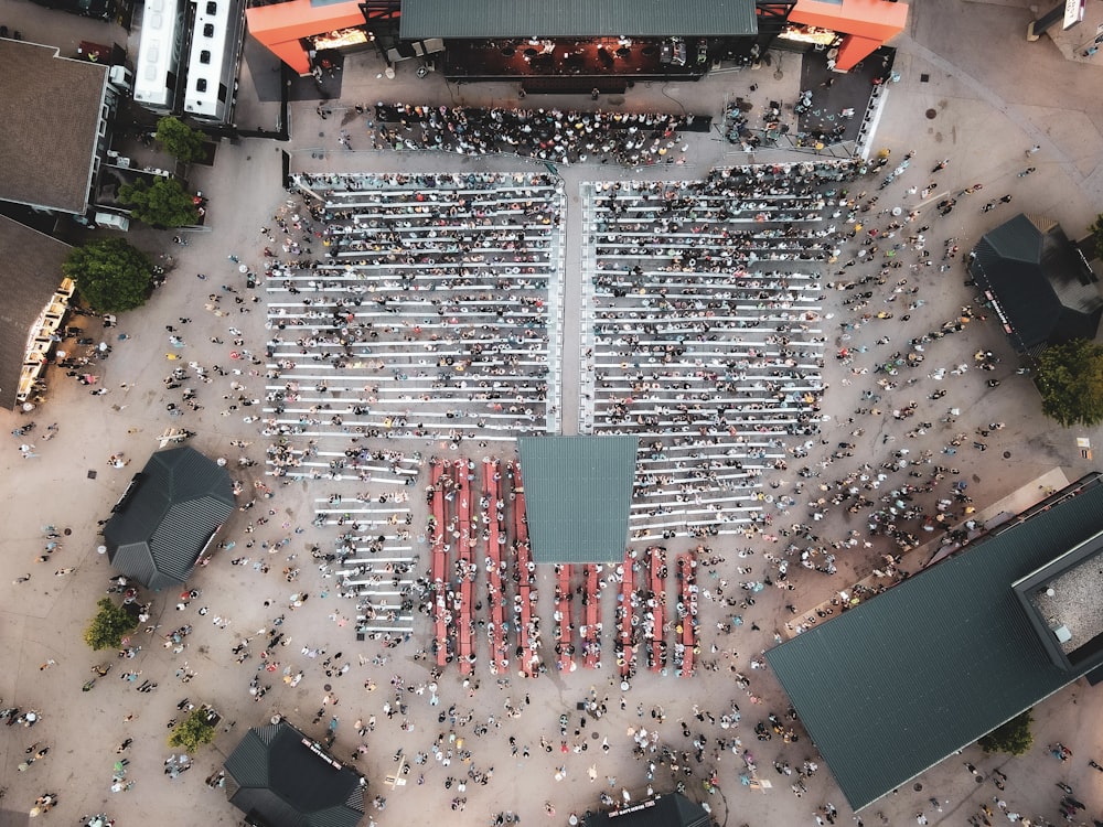 une vue en plein angle d’un bâtiment