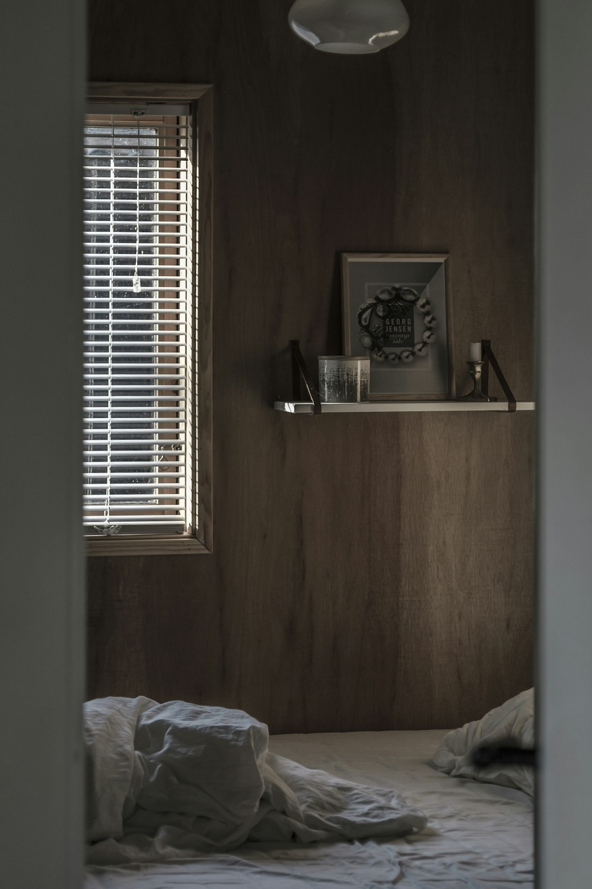 A Home Office in a Small Apartment: Store Work Without Taking Over the Room