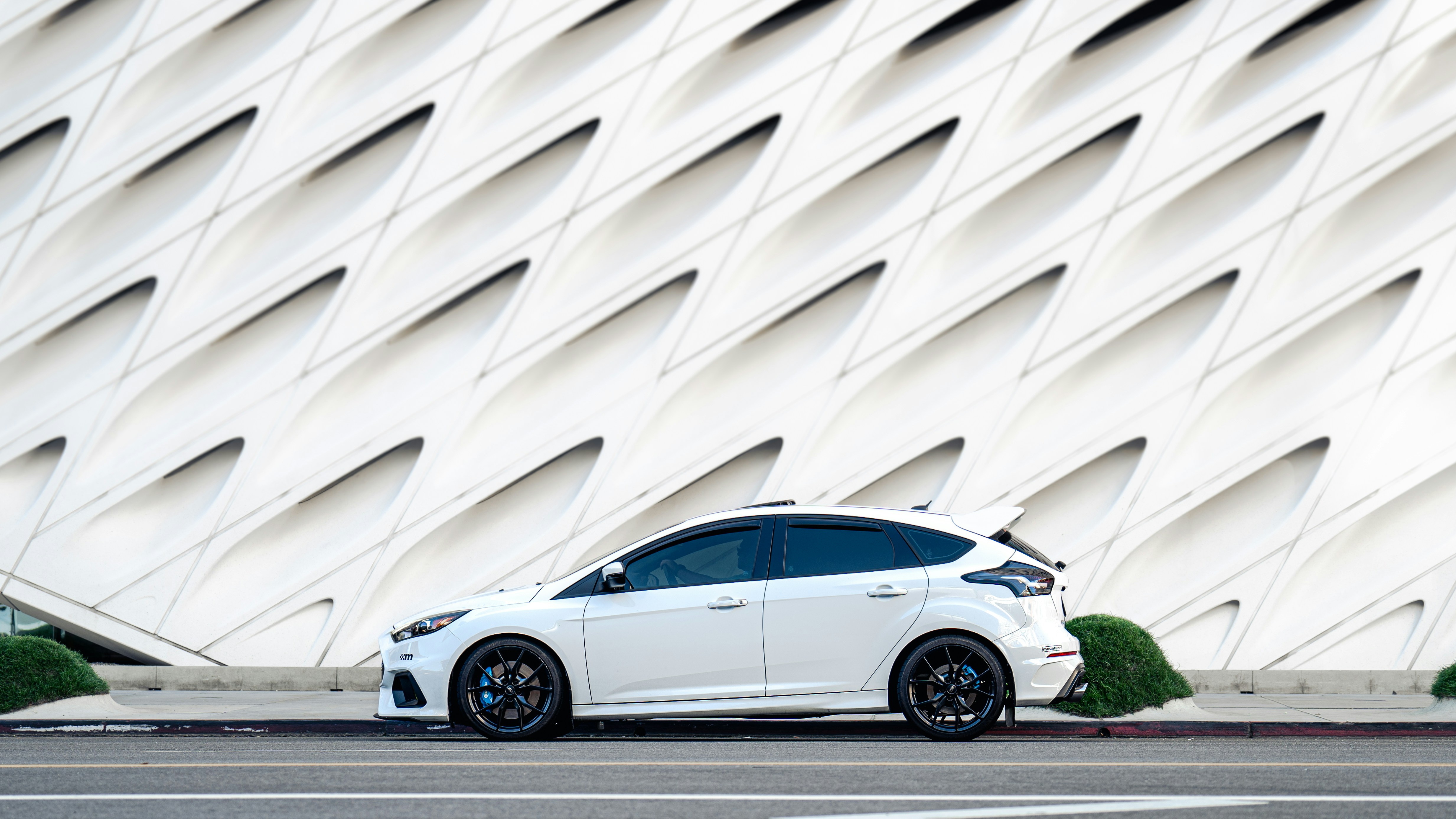 Choose from a curated selection of car photos. Always free on Unsplash.