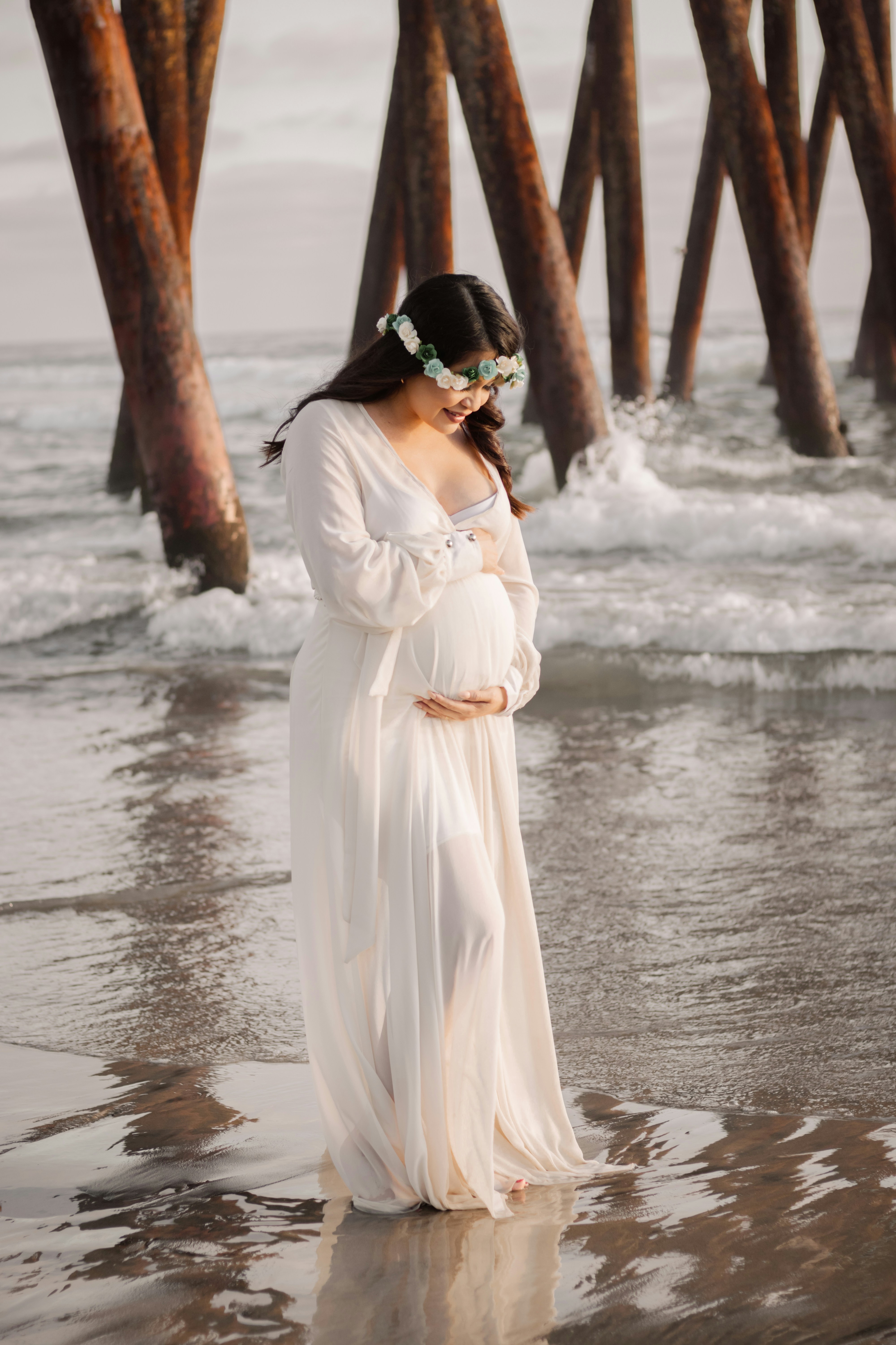 A person in a white dress photo – Free Grey Image on Unsplash