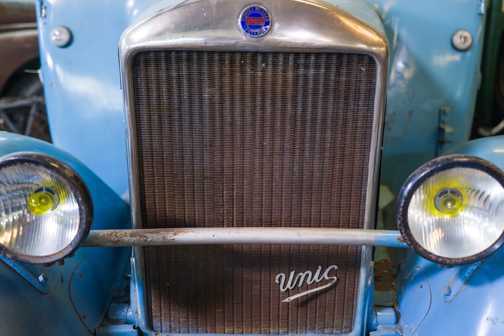 a close up of a car's grill