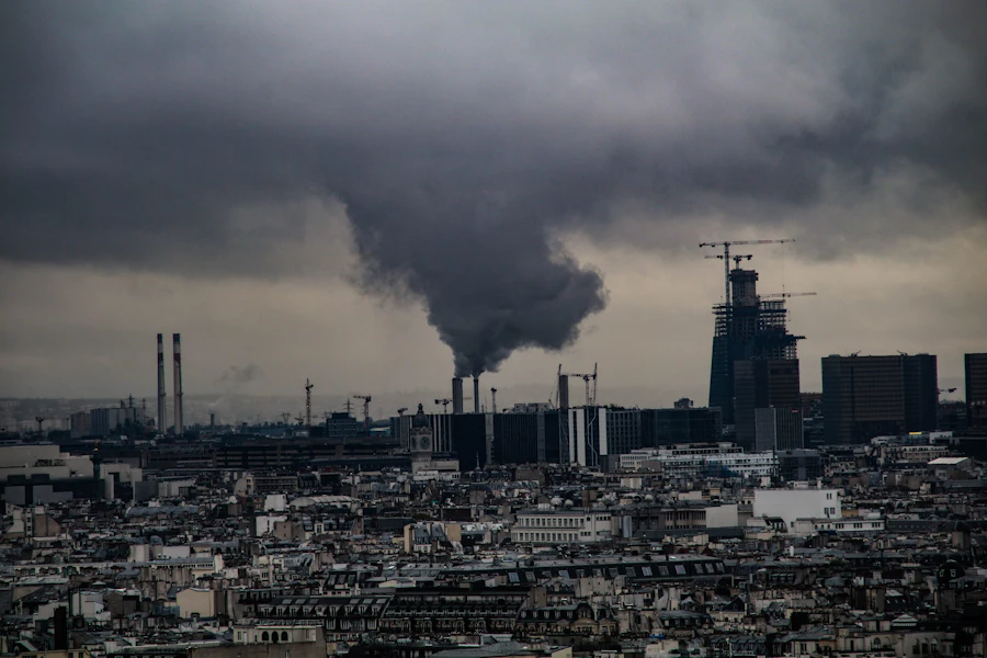 Tribune : Sacrifier l’écologie sur l’autel de l’économie de guerre, un choix de court terme pour la France ?