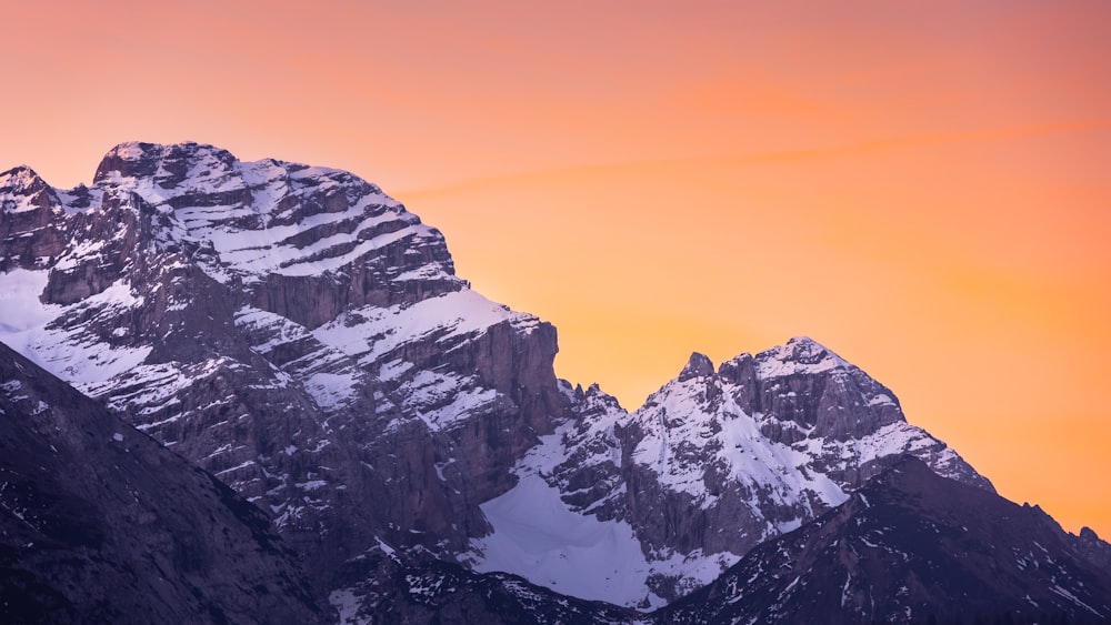 a snowy mountain range