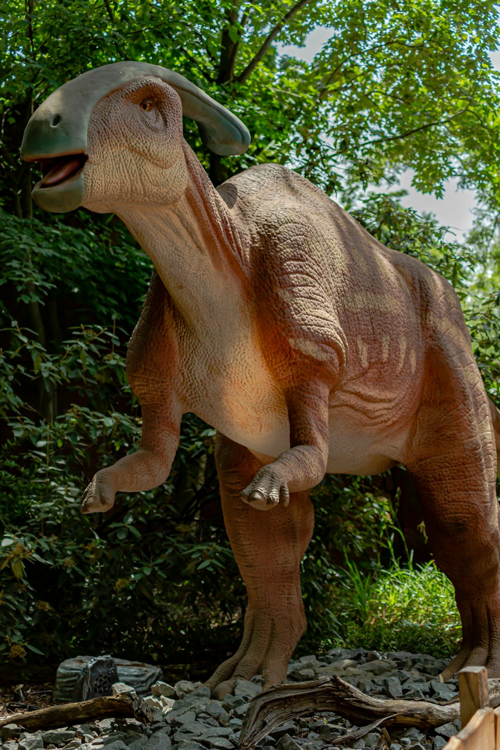 a statue of a dinosaur