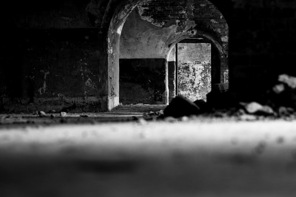 a black and white photo of a tunnel