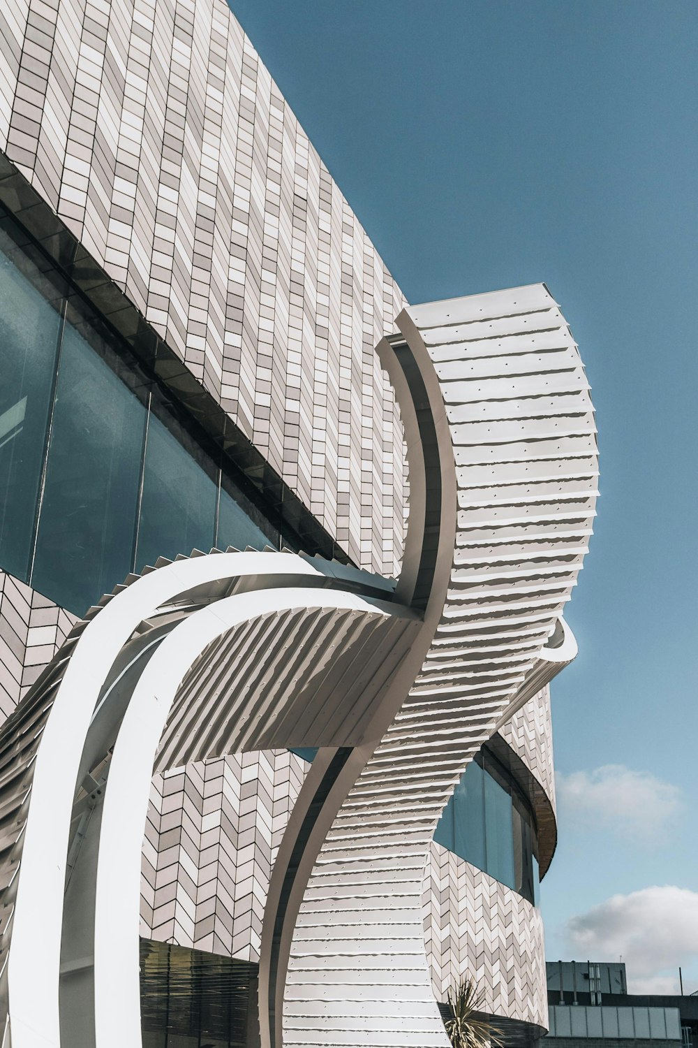 a building with a curved roof