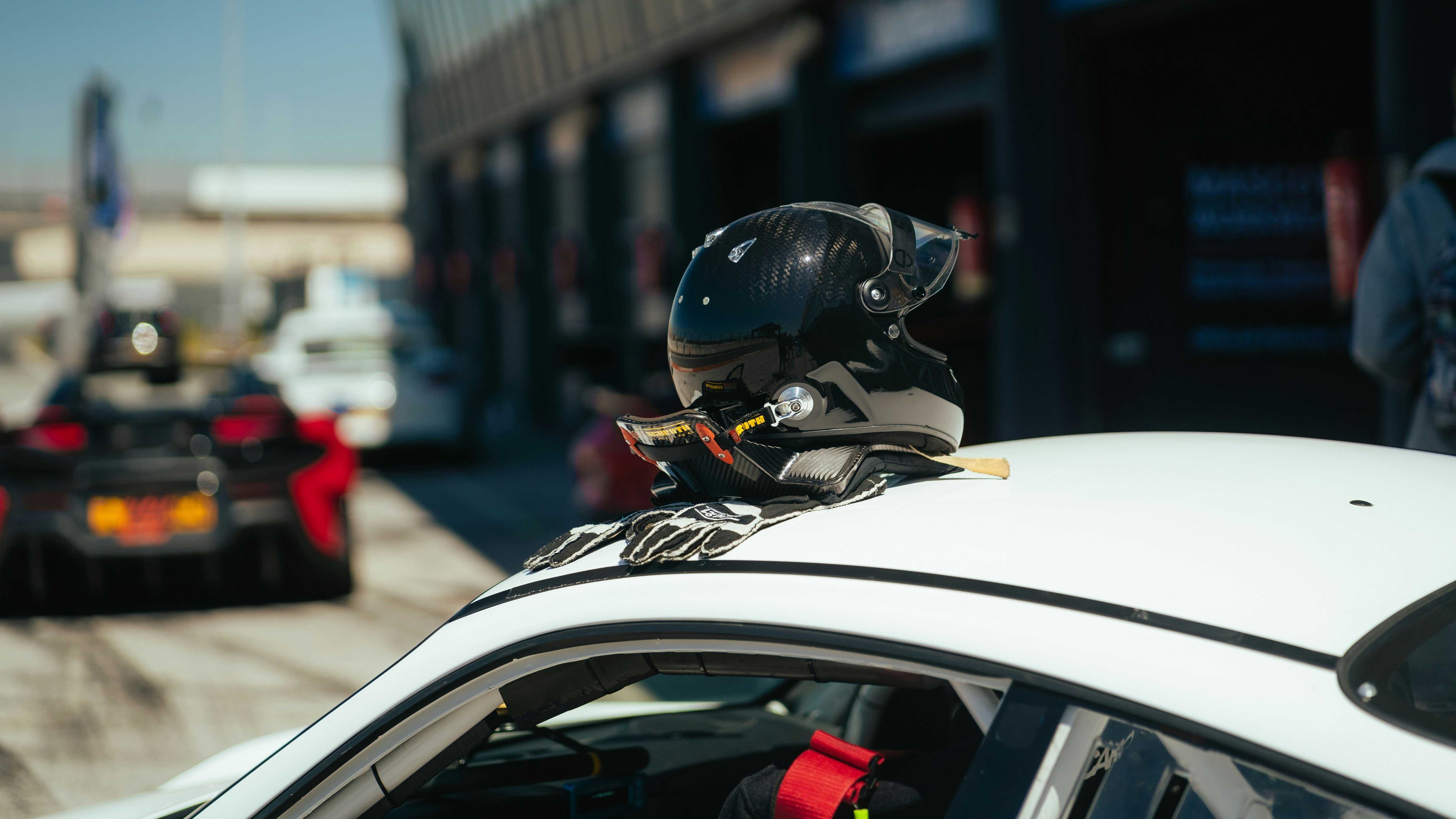 Unsplash 추천 이미지 (키워드 : circuit, voltage, power, resistance, current, power supply, equation )