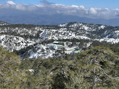a house in the mountains