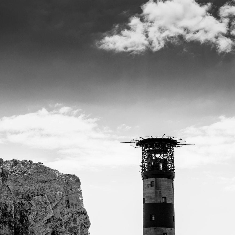 Un faro en un acantilado