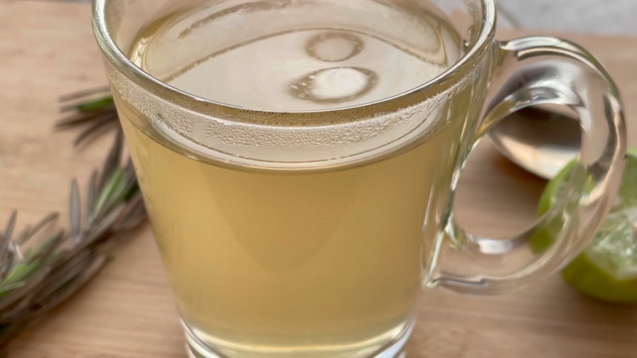 5 Delicious Apple Flavored Whiskey Drinks
