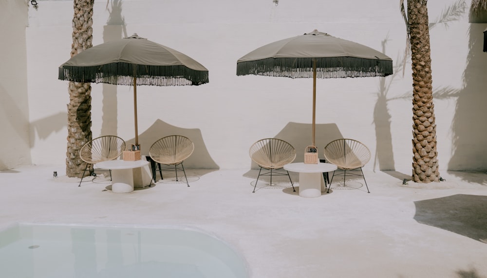 a table and chairs in a snowy area