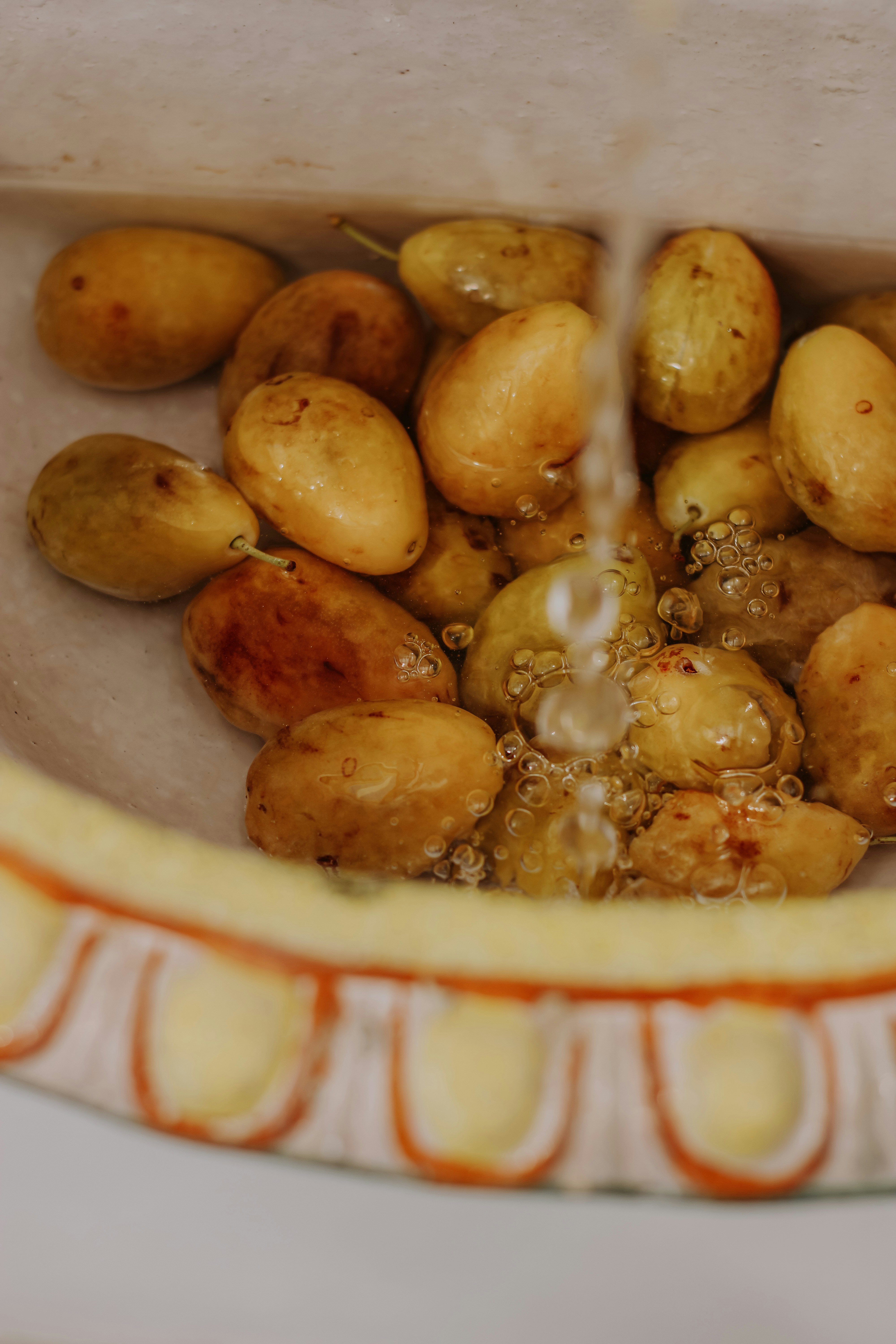 Merluza al Horno Estilo Mediterráneo con Patatas Baby