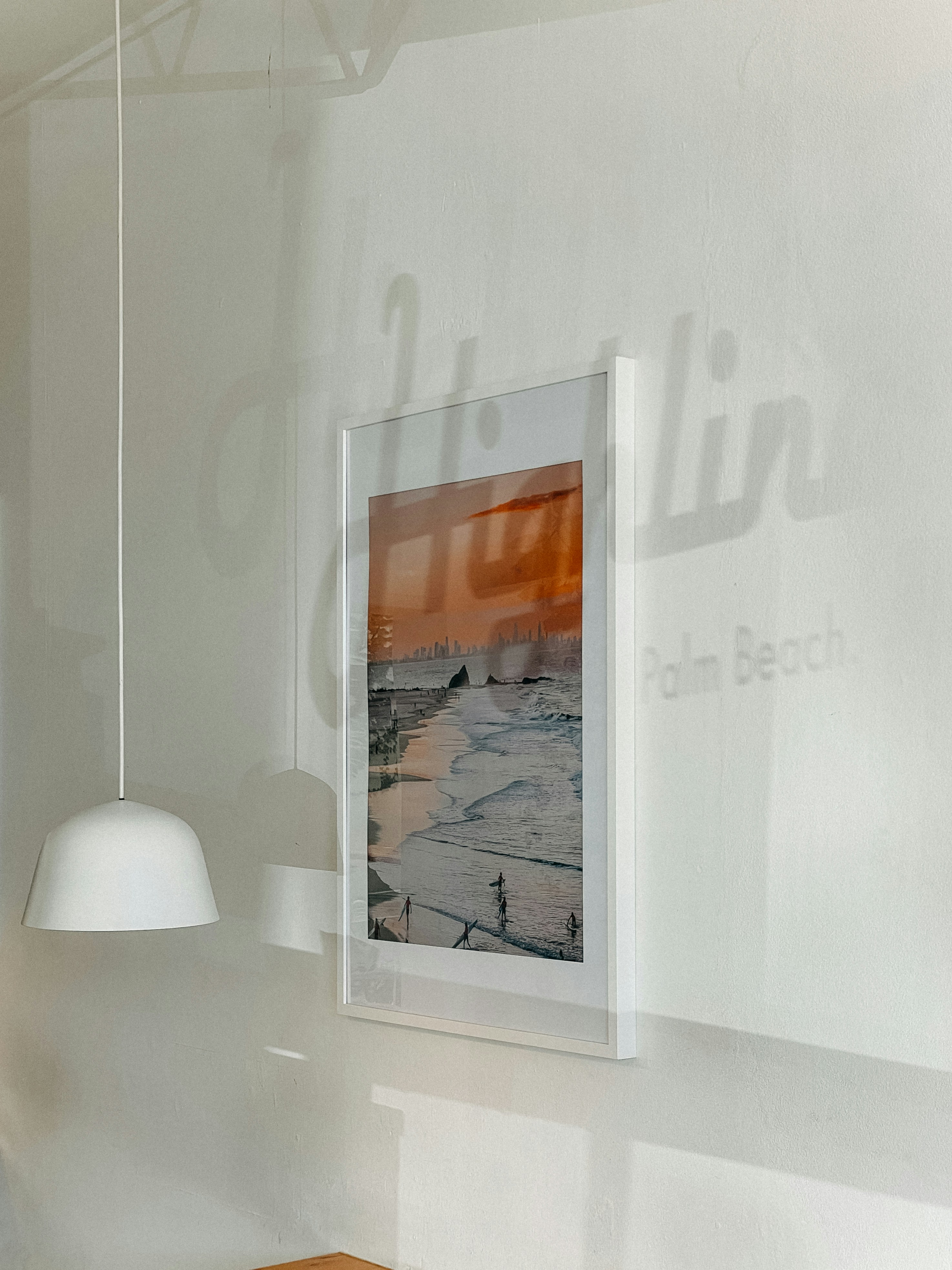 un'immagine su un muro