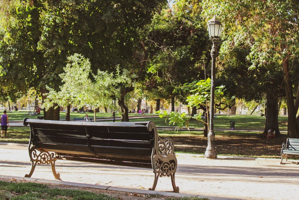 bancos em um parque