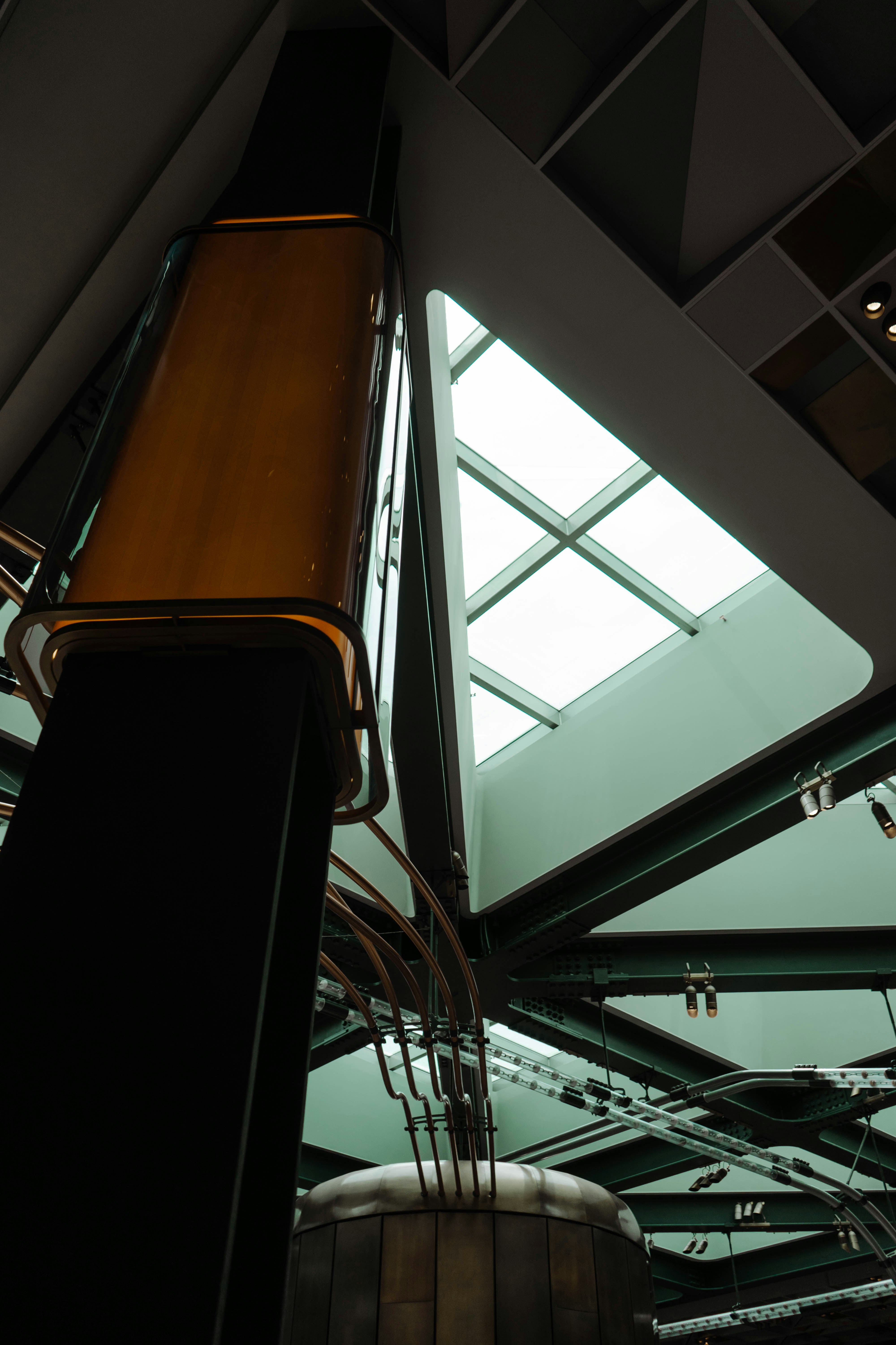 gray computer monitor