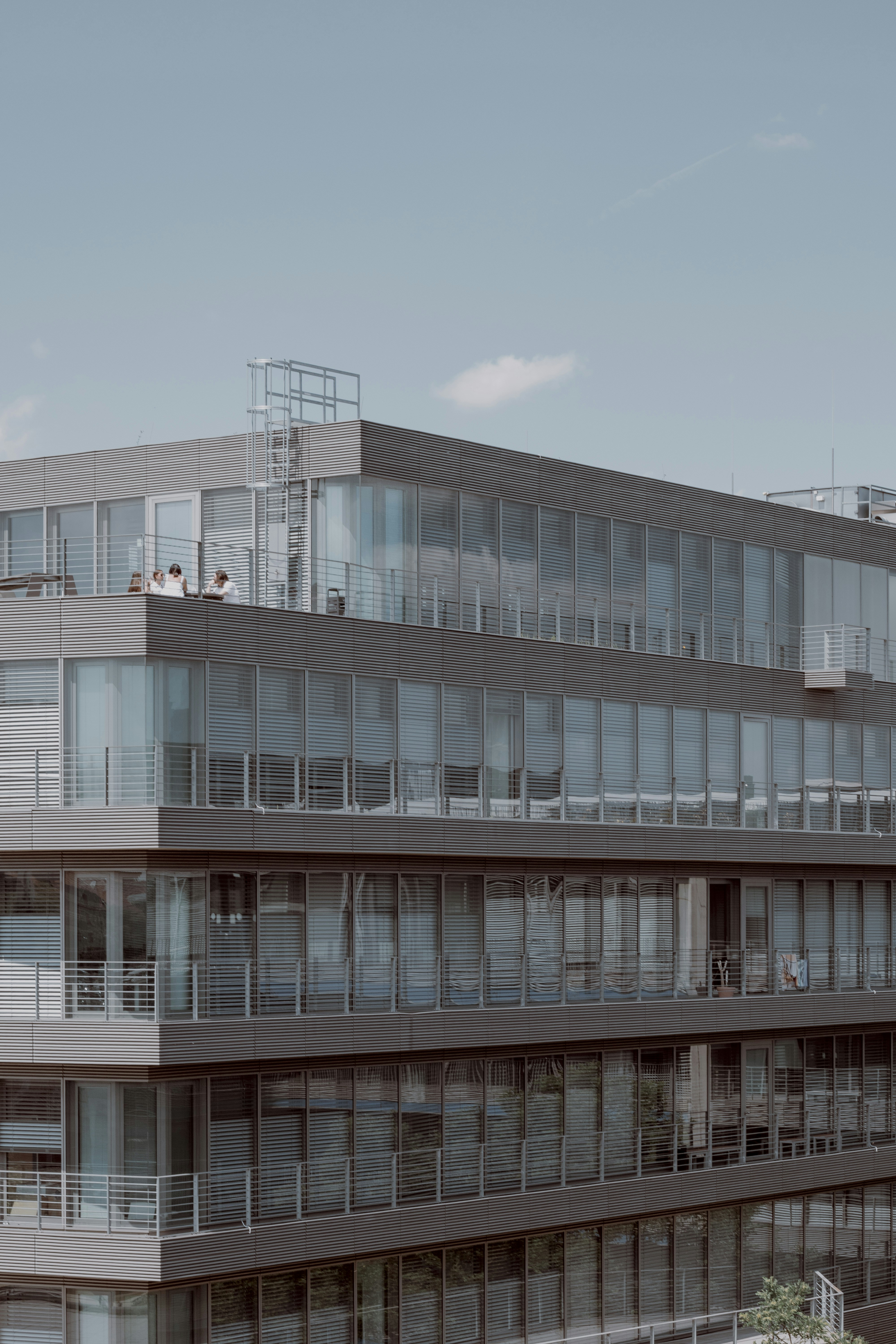 Leader facilitating hybrid team collaboration