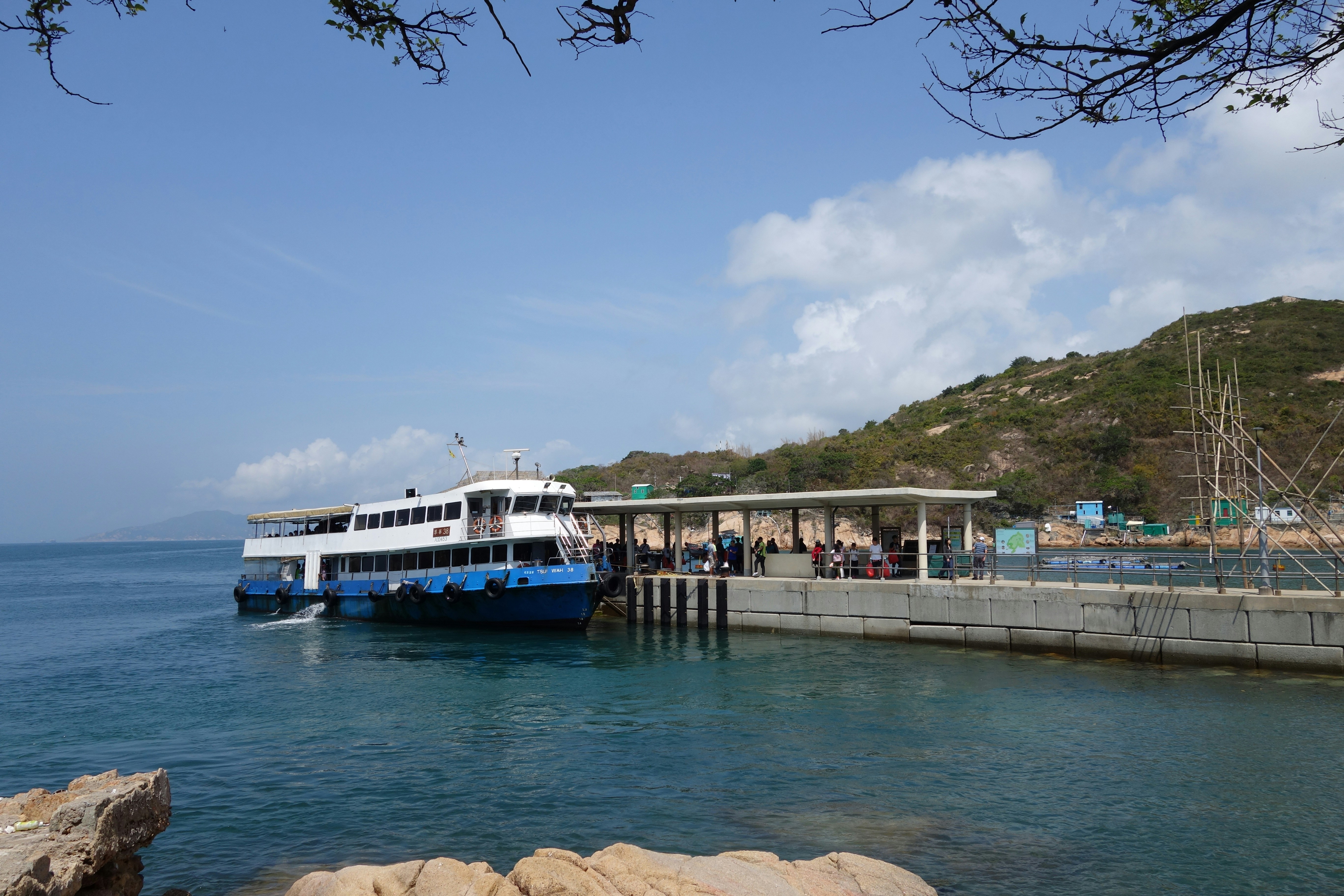 Island Hopping the Grenadines by Local Ferry: A 7-Day Sail-Free Adventure for Explorers