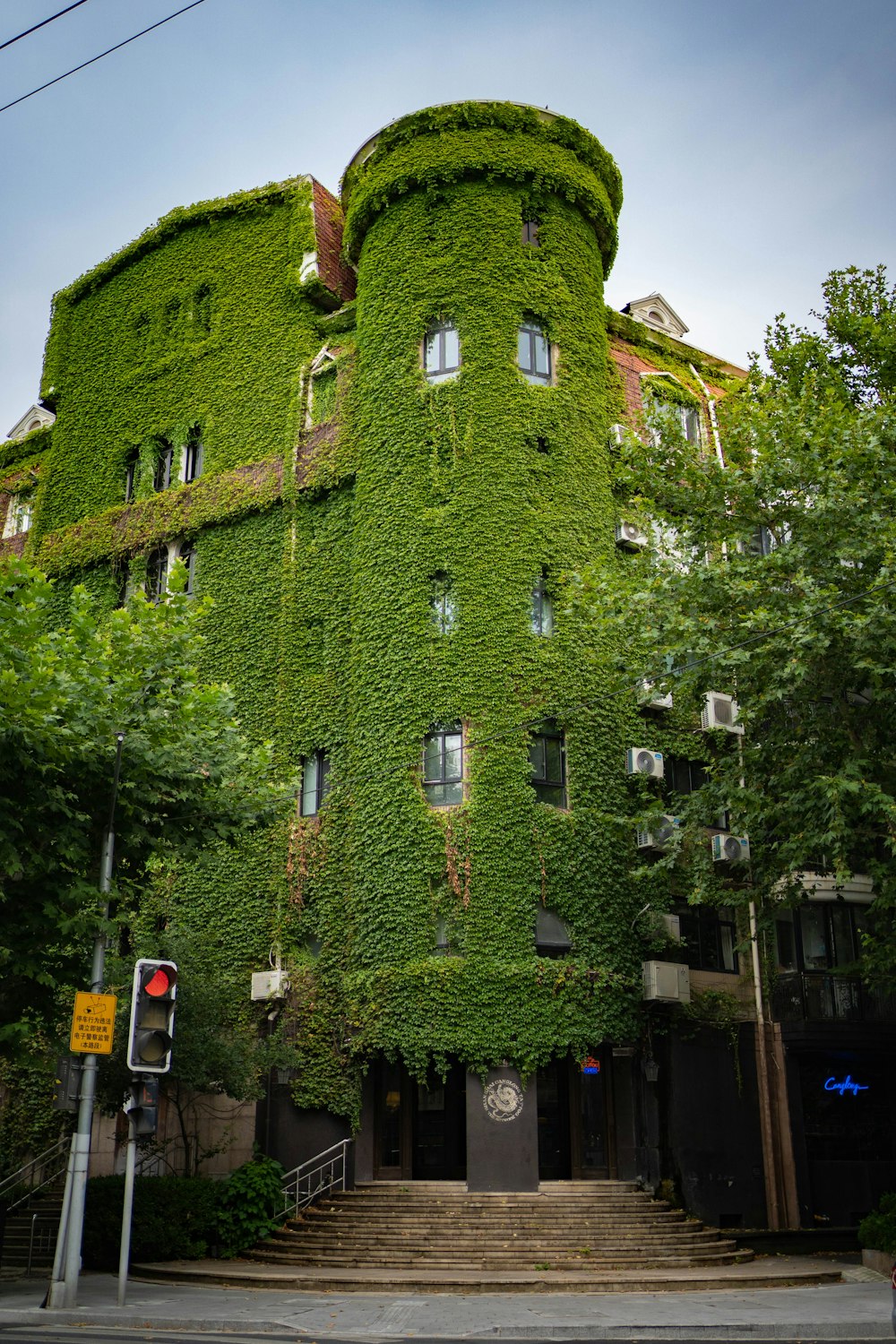 a large green building