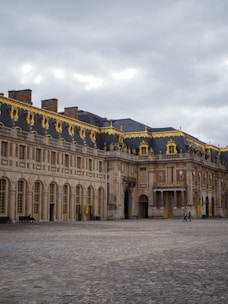 a large building with a large roof