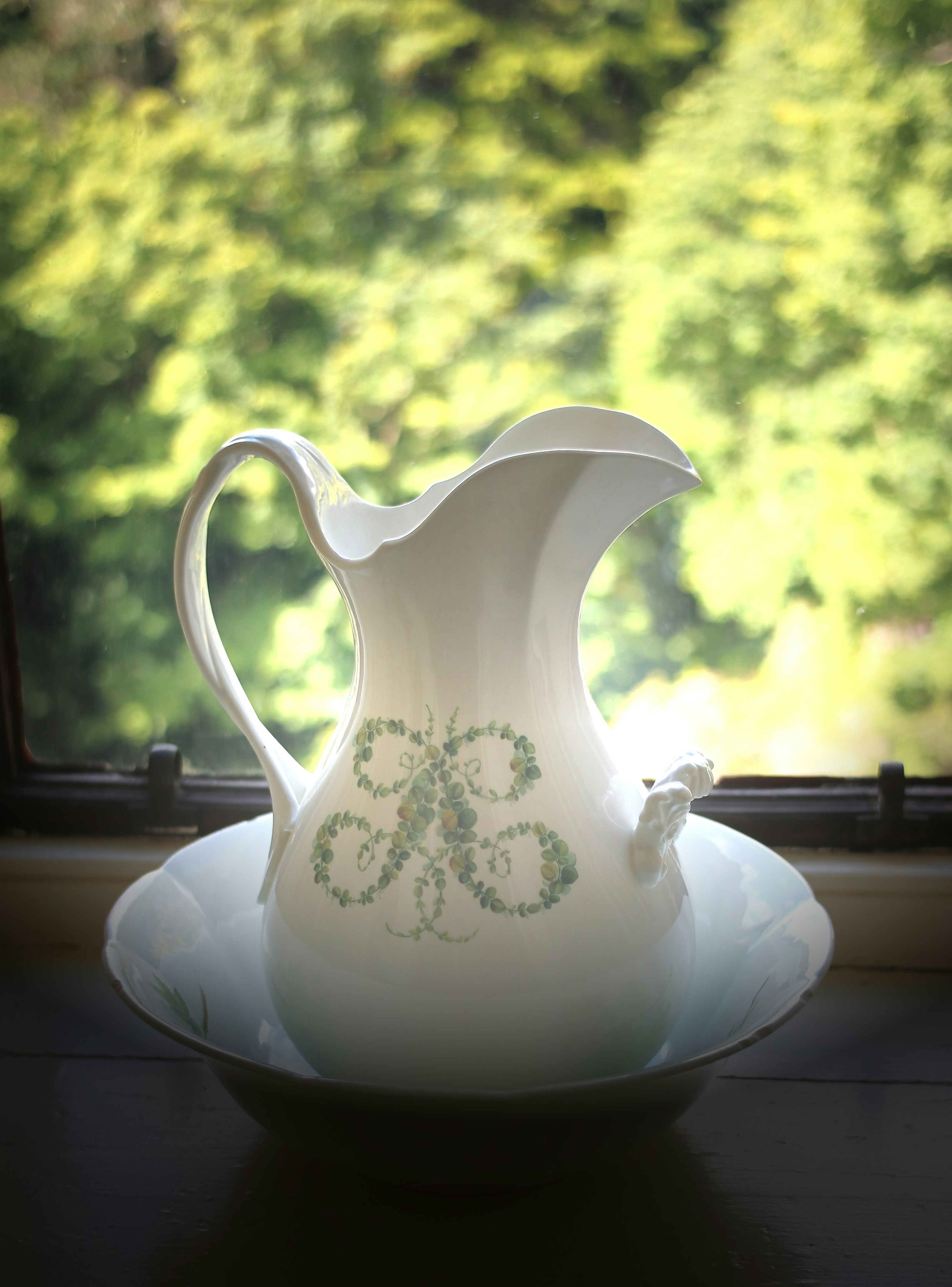 Porcelanowy dzbanek vintage