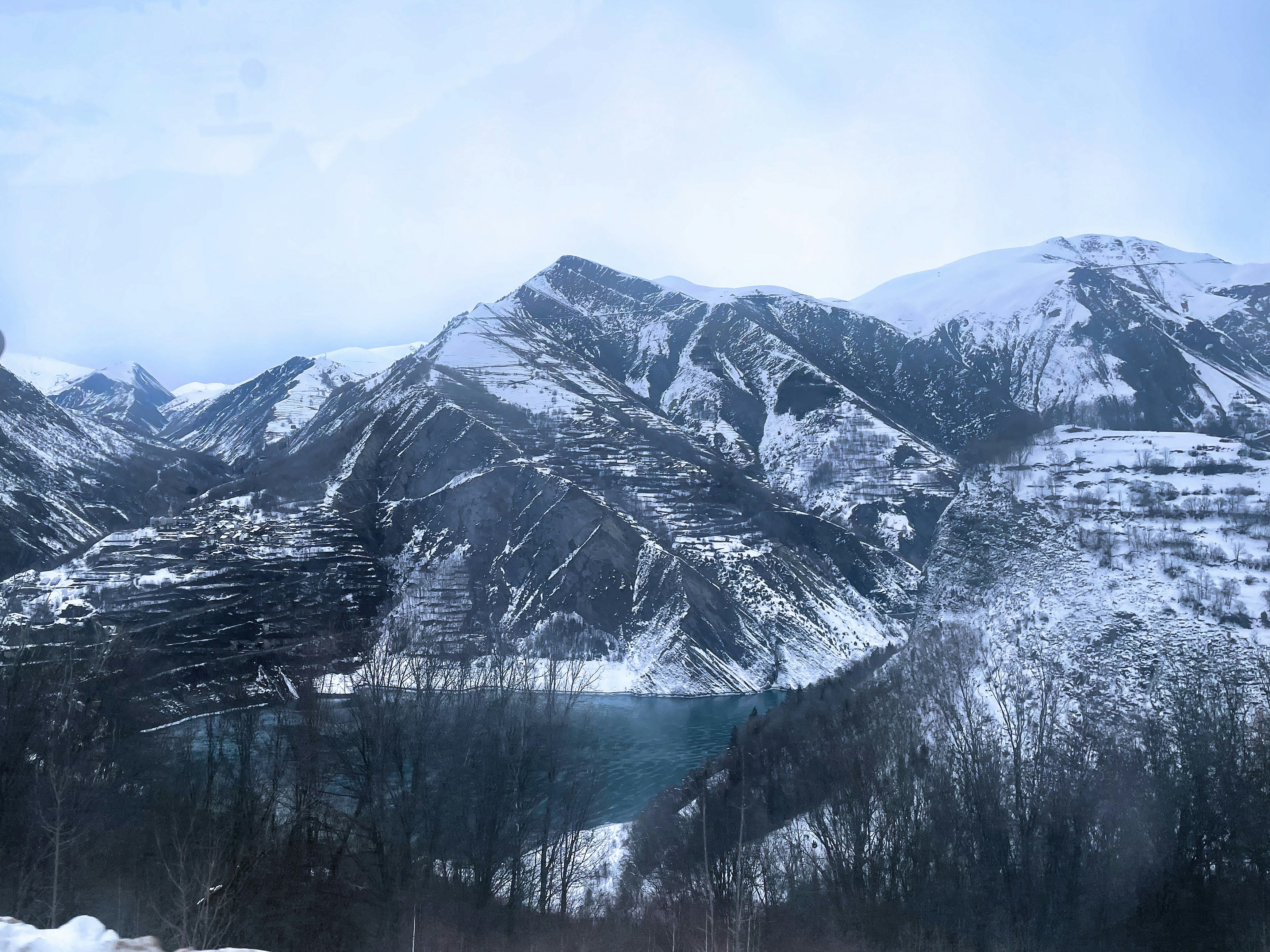 a snowy mountain range