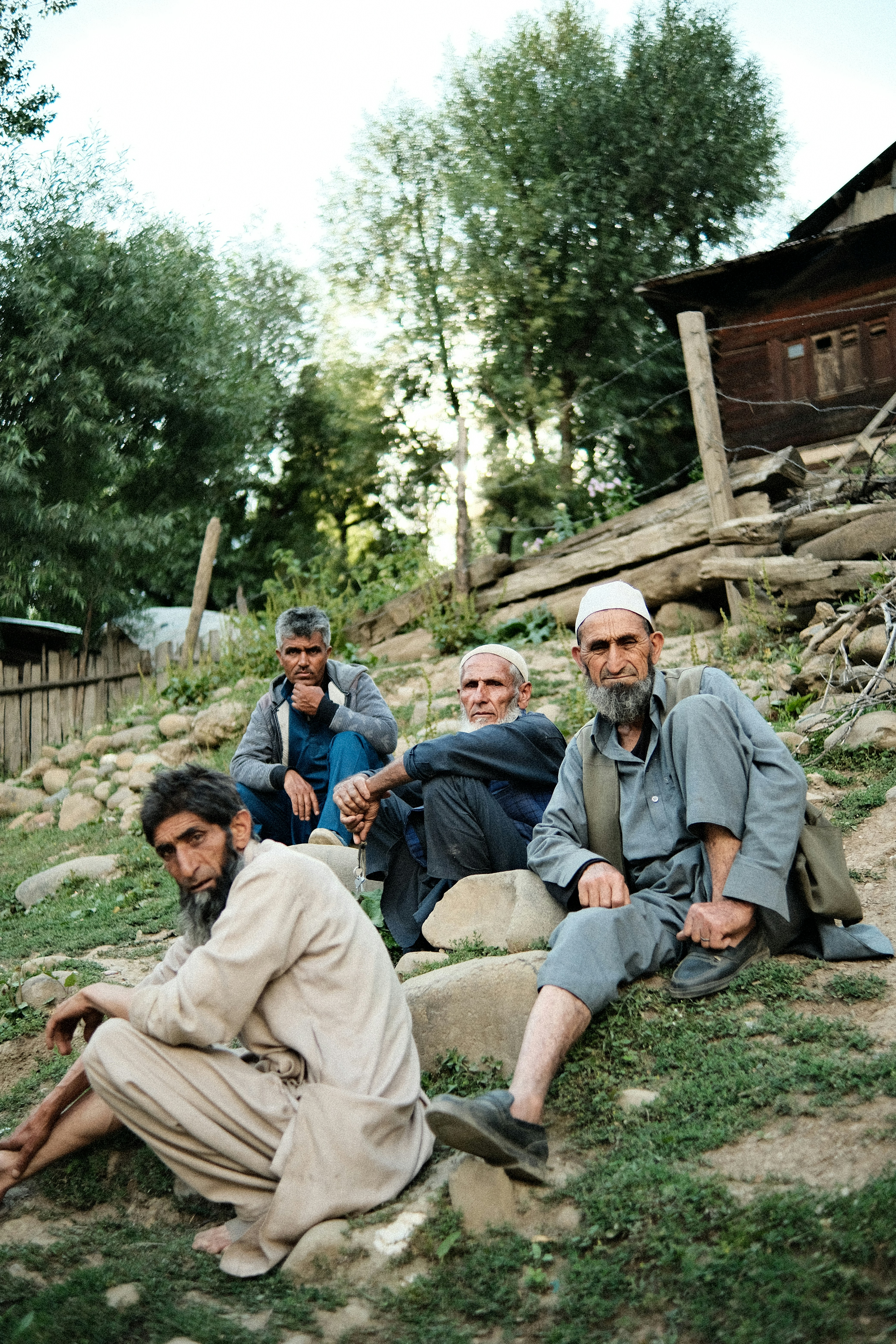 photo-1658009466138-05b51b0c36b2?ixid=M3wxMjA3fDB8MXxzZWFyY2h8MTB8fGFmZ2hhbiUyMGhhc2h8ZW58MHx8fHwxNzYzMTY0ODQ4fDA\u0026ixlib=rb-4.1.0