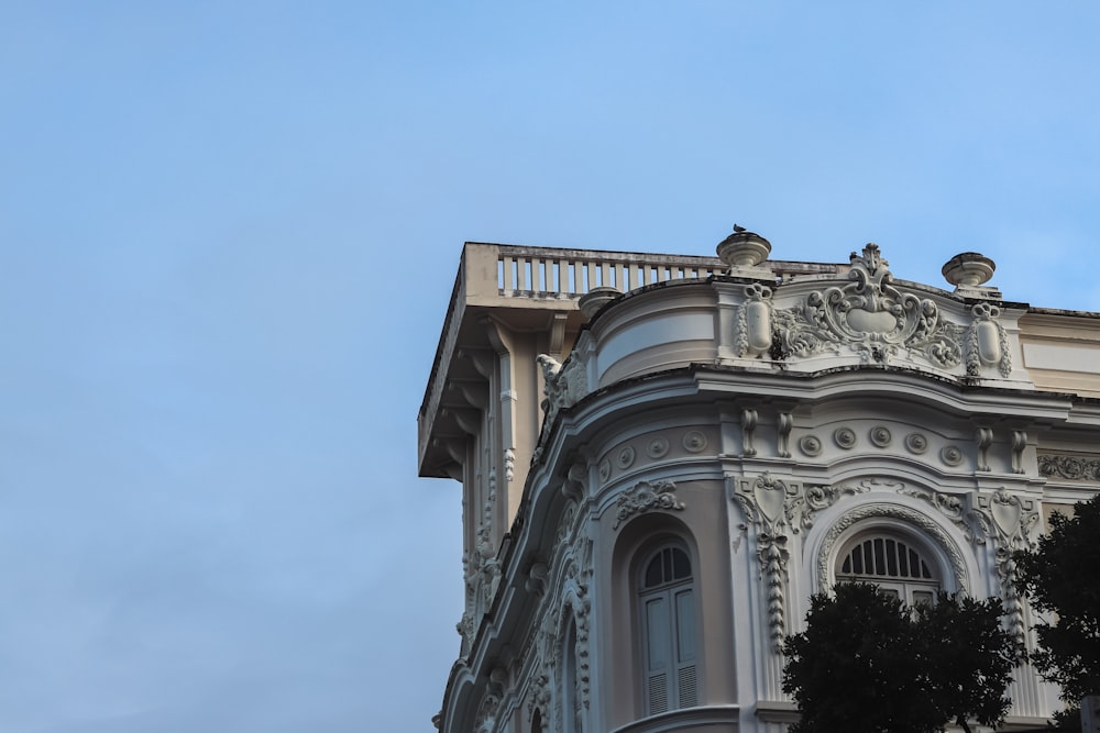 a building with a large archway