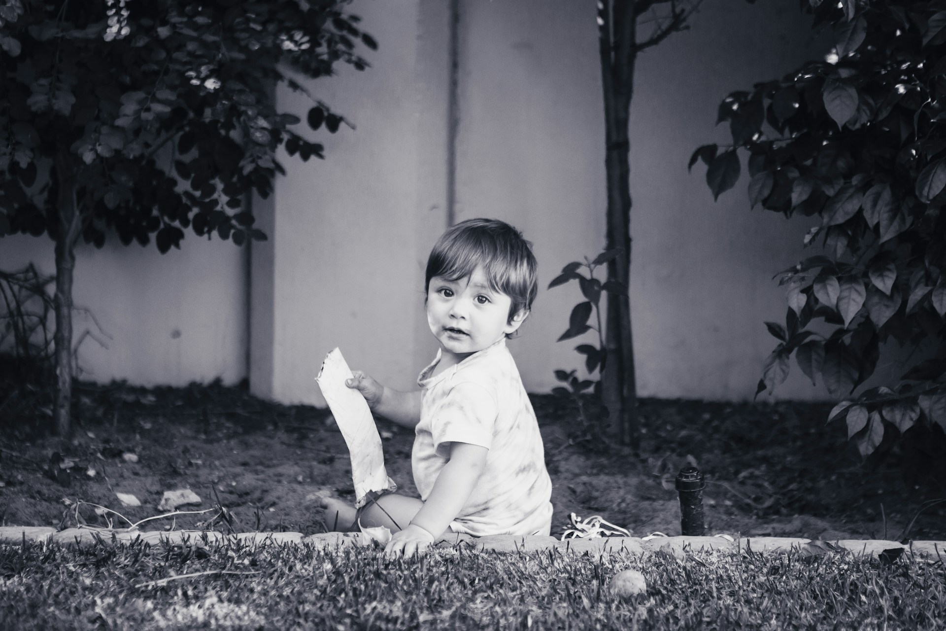 a child sitting on the ground