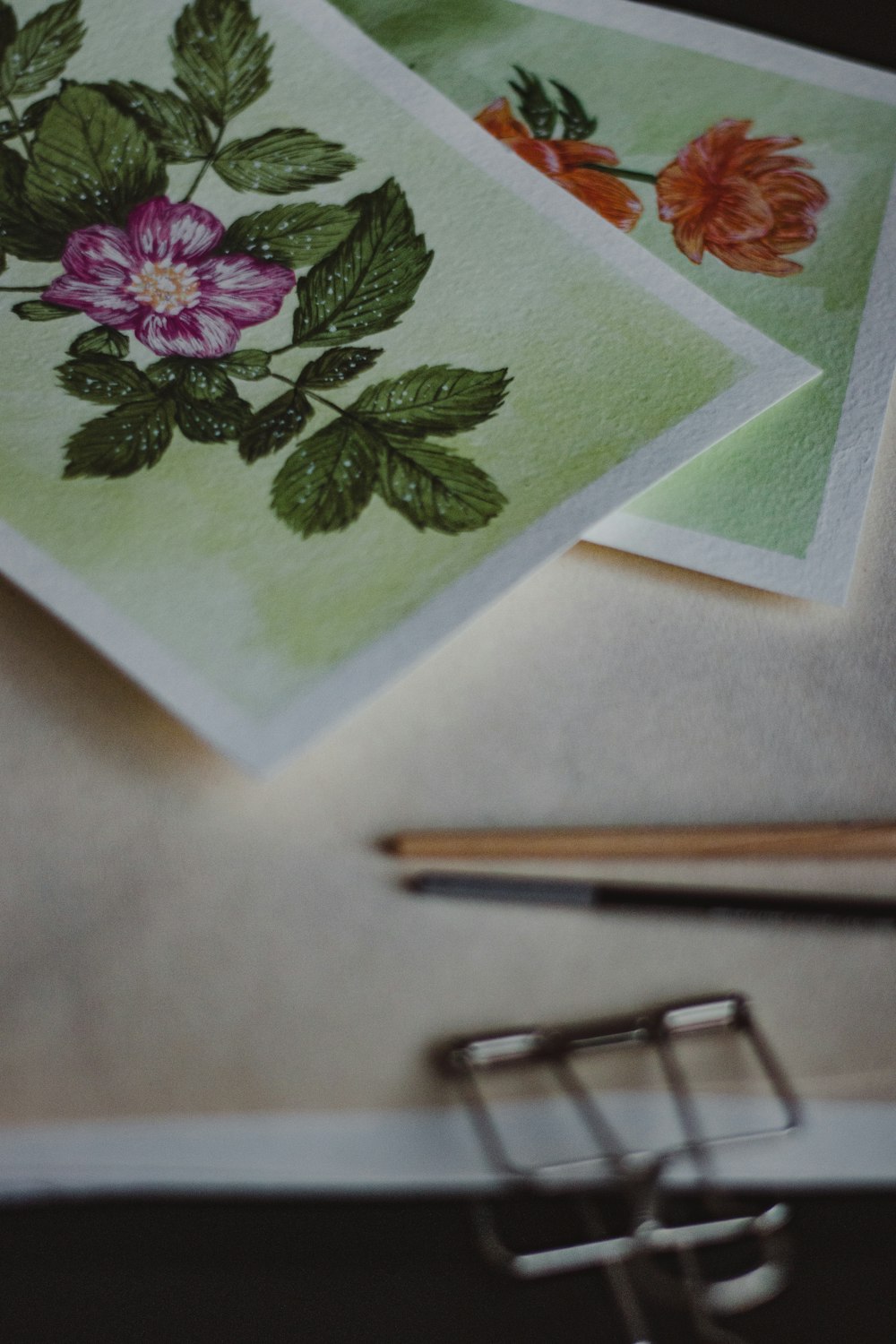 a drawing of flowers and glasses