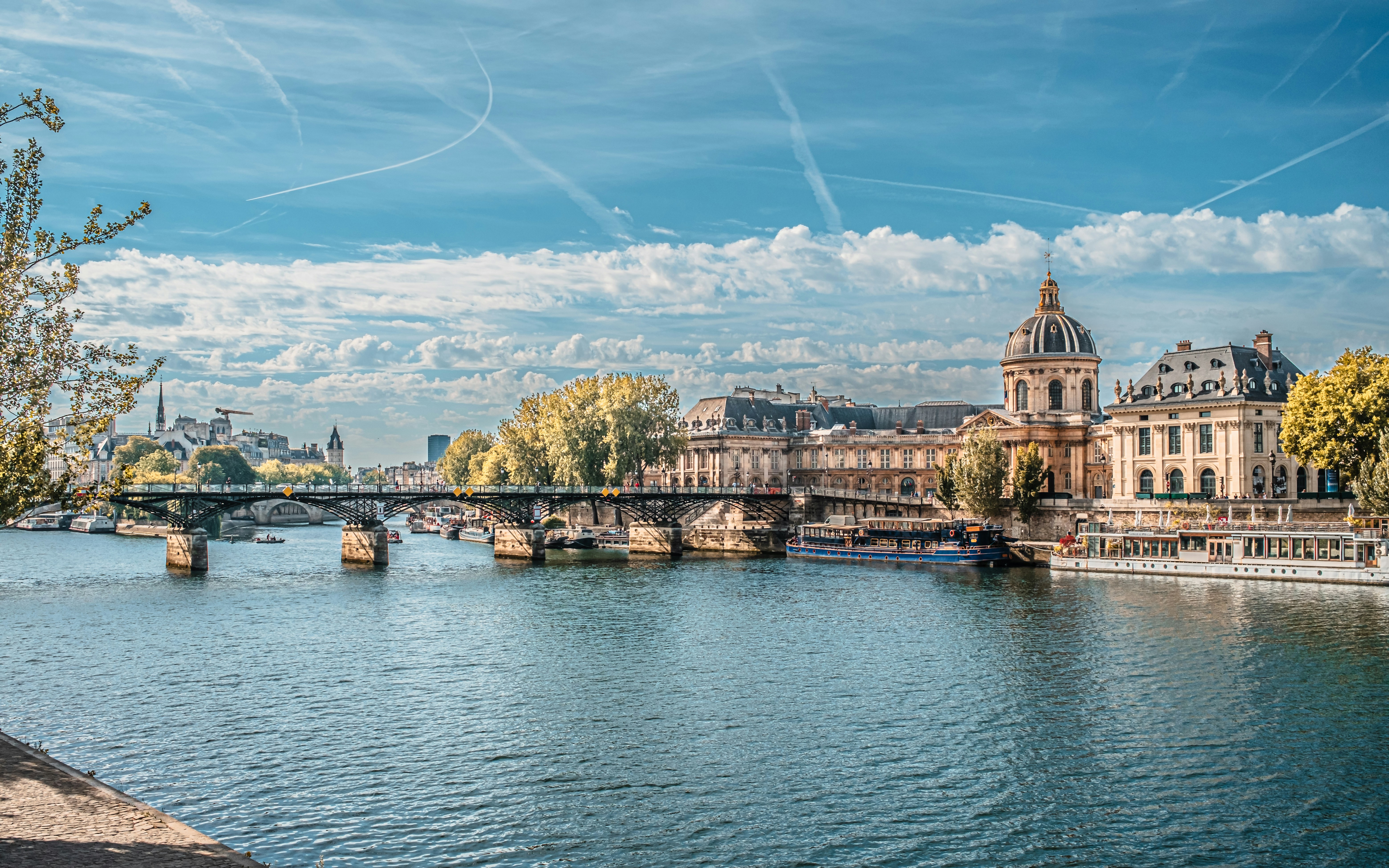 Photo by alxndr_london