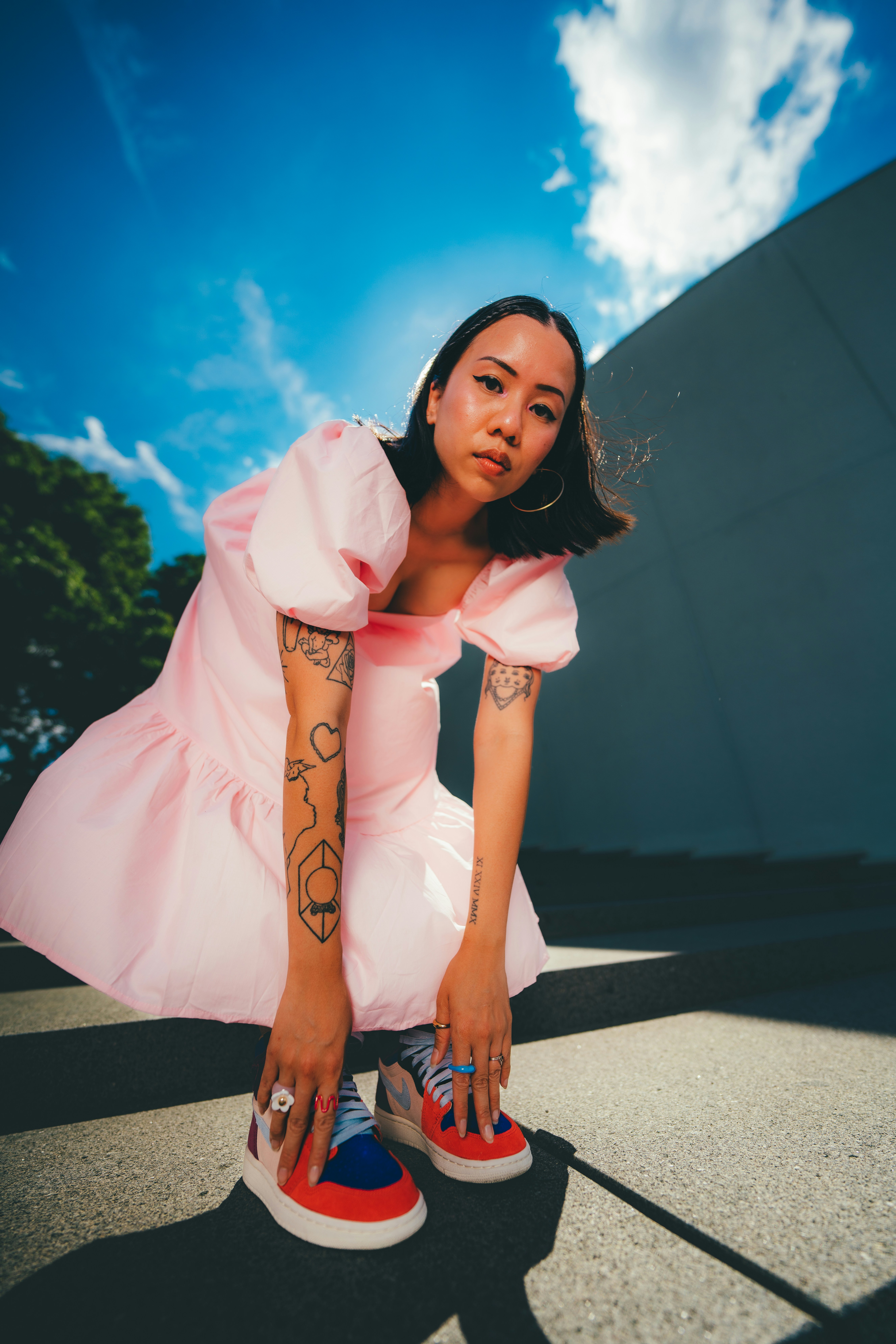 A person in a pink dress photo – Free Skin Image on Unsplash