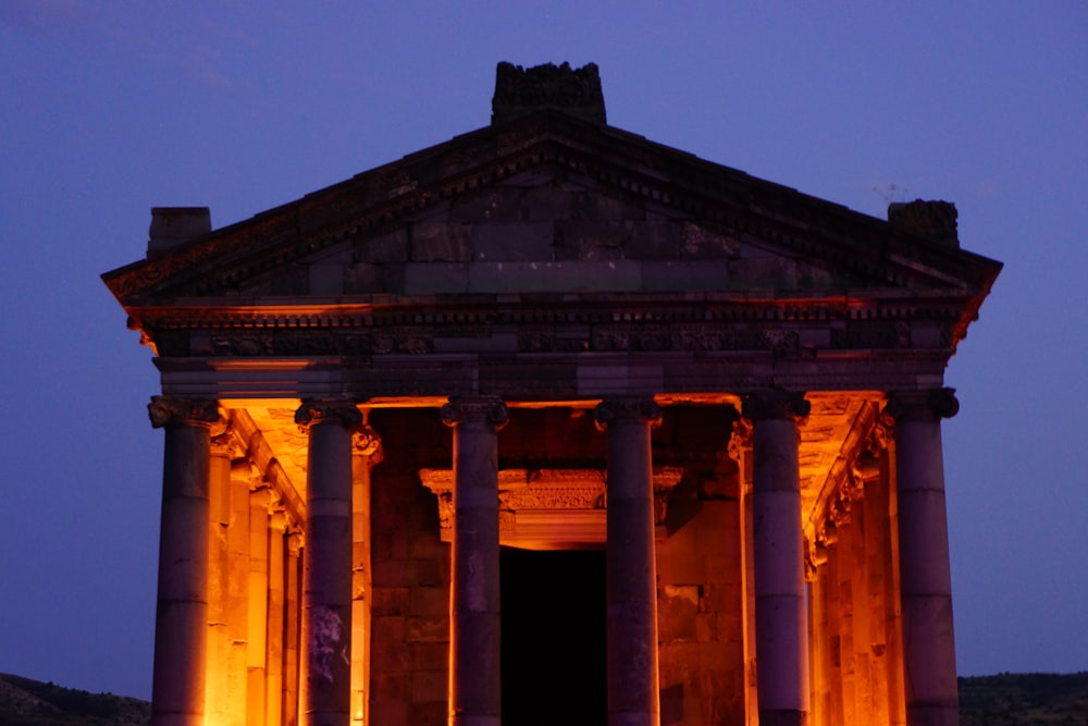 a building with pillars