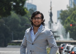 Broker Photo