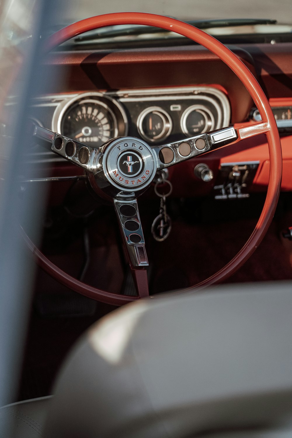a close up of a car's steering wheel