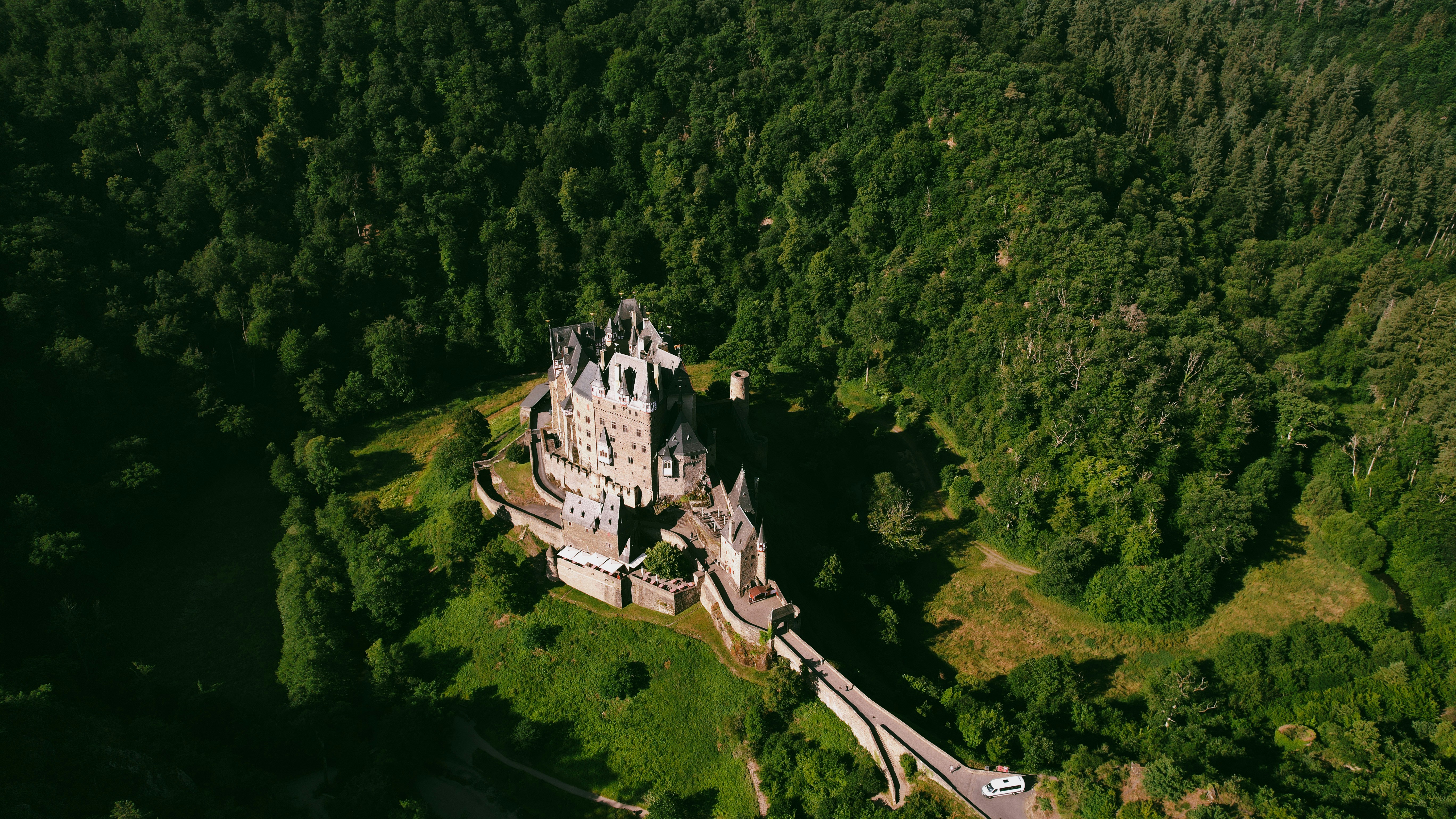 Photo by mortezakhalili