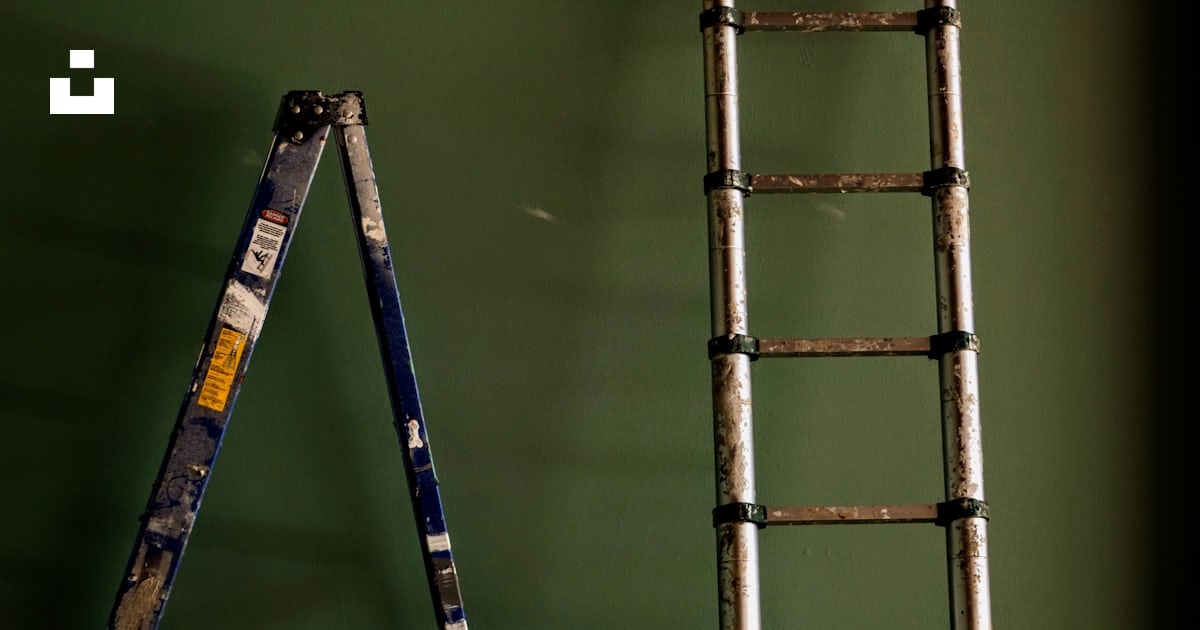 A few metal rods photo – Free Green Image on Unsplash