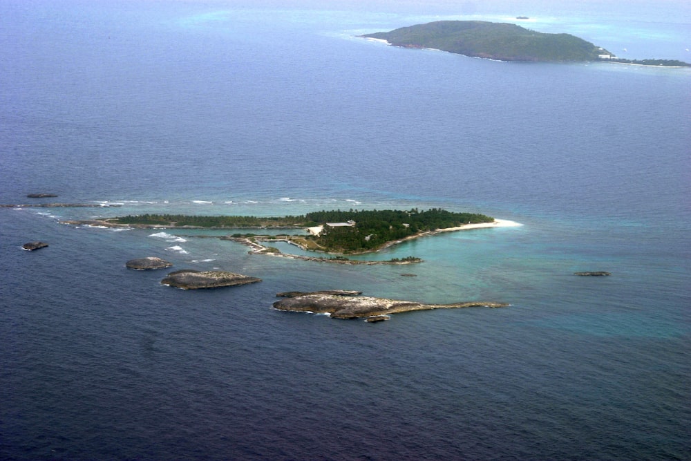 Eine Insel mit vielen kleinen Inseln